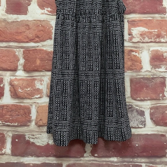 Bcbgeneration Dress Women's Medium Black White Abstract Stretchy Sleeveless - Picture 4 of 8